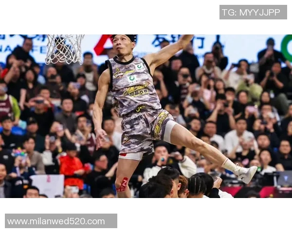 某明星篮球视频大全带你领略扣篮技巧与精彩瞬间的完美结合